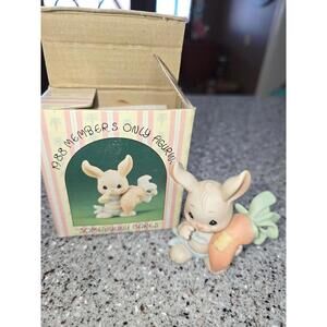 Precious Moments Somebunny Cares 1988 Members Only Figurine